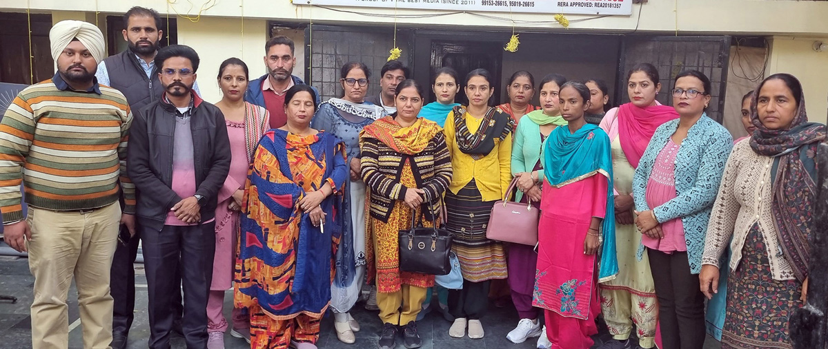 157 raw teachers with a salary of 6000 announced to start a front on December 15.